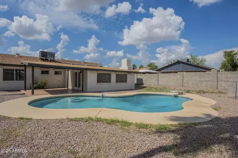 Exterior - 2628 E Aster Dr, Phoenix, AZ 85032 photo 5 of 8