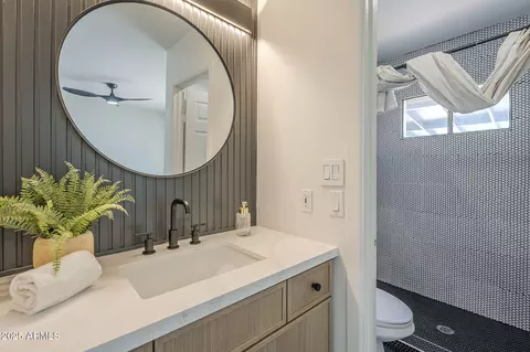 Bath - 2628 E Aster Dr, Phoenix, AZ 85032 photo 1 of 3