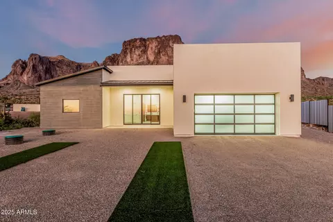 2075 N Holmes Rd, Apache Junction, AZ 85119