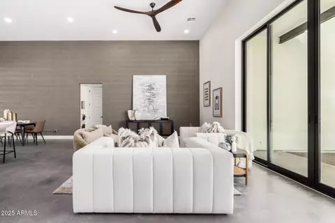 Living - 2075 N Holmes Rd, Apache Junction, AZ 85119 photo 3 of 5