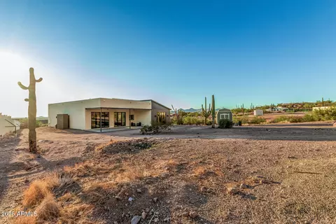 Exterior - 2075 N Holmes Rd, Apache Junction, AZ 85119 photo 12 of 15