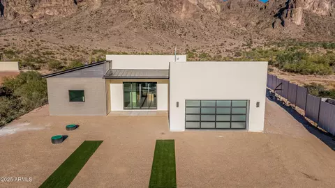 Exterior - 2075 N Holmes Rd, Apache Junction, AZ 85119 photo 14 of 15