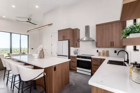 Kitchen - 2075 N Holmes Rd, Apache Junction, AZ 85119 photo 1 of 4
