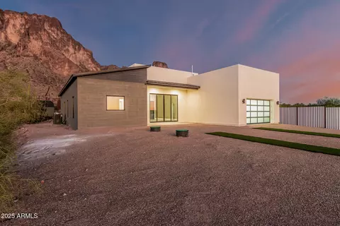 Exterior - 2075 N Holmes Rd, Apache Junction, AZ 85119 photo 3 of 15