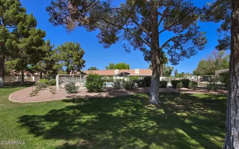 Exterior - 1061 E Chilton Dr, Tempe, AZ 85283 photo 9 of 10