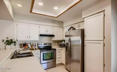 Kitchen - 1061 E Chilton Dr, Tempe, AZ 85283 photo 2 of 2