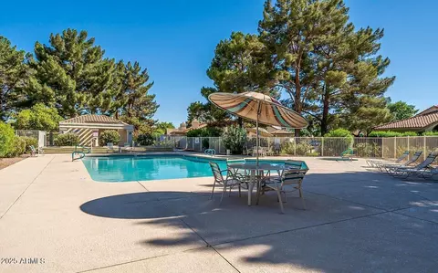 Exterior - 1061 E Chilton Dr, Tempe, AZ 85283 photo 6 of 10