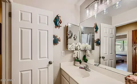 Bath - 1061 E Chilton Dr, Tempe, AZ 85283 photo 2 of 2