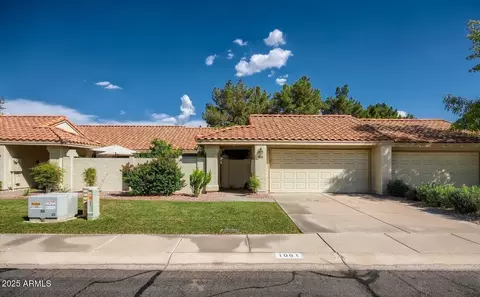 Exterior - 1061 E Chilton Dr, Tempe, AZ 85283 photo 1 of 10