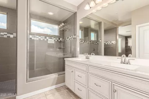 Bath - 3630 E Rakestraw Ln, Gilbert, AZ 85298 photo 1 of 3