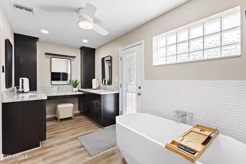 Bath - 1255 W Devonshire St, Mesa, AZ 85201 photo 2 of 5