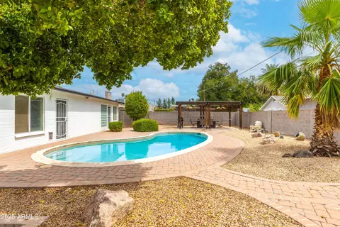 Exterior - 1255 W Devonshire St, Mesa, AZ 85201 photo 4 of 9
