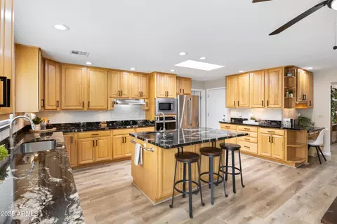 Kitchen - 1255 W Devonshire St, Mesa, AZ 85201 photo 4 of 8