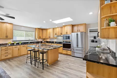 Kitchen - 1255 W Devonshire St, Mesa, AZ 85201 photo 2 of 8