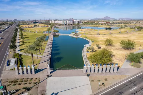 View/Area - 1255 W Devonshire St, Mesa, AZ 85201 photo 9 of 17