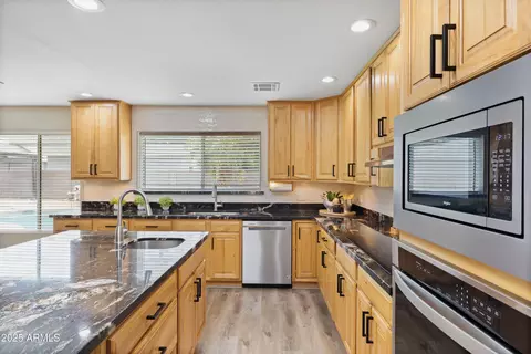 Kitchen - 1255 W Devonshire St, Mesa, AZ 85201 photo 8 of 8