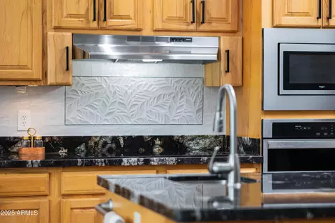 Kitchen - 1255 W Devonshire St, Mesa, AZ 85201 photo 6 of 8