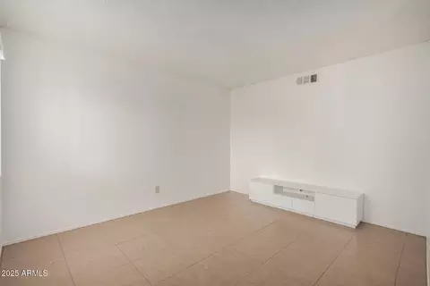 3511 E Baseline Rd #1210, Phoenix, AZ 85042 photo 7