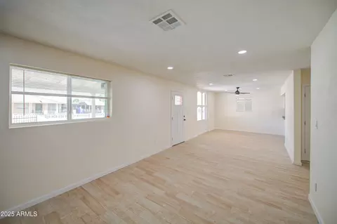 Living - 4144 N 29th Ave, Phoenix, AZ 85017 photo 3 of 8