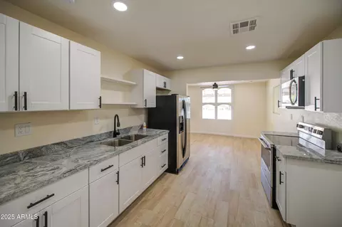 Kitchen - 4144 N 29th Ave, Phoenix, AZ 85017 photo 1 of 3