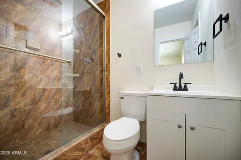 Bath - 4144 N 29th Ave, Phoenix, AZ 85017 photo 1 of 4