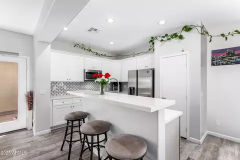 716 W Fremont Rd, Phoenix, AZ 85041