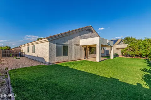 8543 E Posada Ave, Mesa, AZ 85212