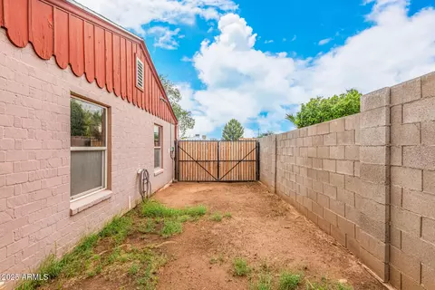 Exterior - 2710 E Amelia Ave, Phoenix, AZ 85016 photo 3 of 5