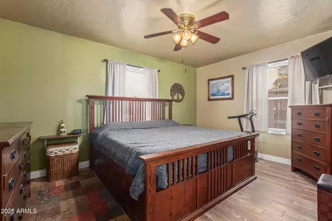 Bedroom - 2710 E Amelia Ave, Phoenix, AZ 85016 photo 1 of 5