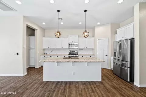 Kitchen - 10308 E Nichols Ave, Mesa, AZ 85209 photo 2 of 5