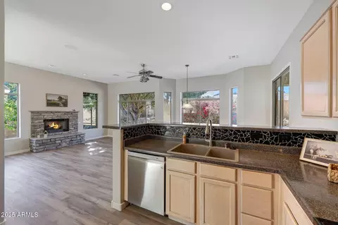 2023 E Beautiful Ln, Phoenix, AZ 85042 photo 10