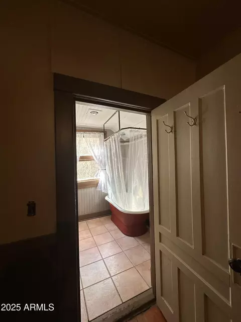 Bath - 30 Magnolia Ave, Jerome, AZ 86331 photo 3 of 4