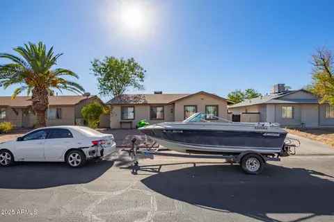 5209 W Mauna Loa Ln, Glendale, AZ 85306