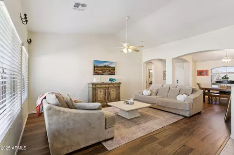 Living - 1648 E Desert Ln, Phoenix, AZ 85042 photo 2 of 3