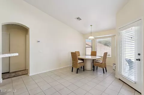 Dining - 1648 E Desert Ln, Phoenix, AZ 85042 photo 1 of 3
