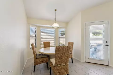 Dining - 1648 E Desert Ln, Phoenix, AZ 85042 photo 2 of 3