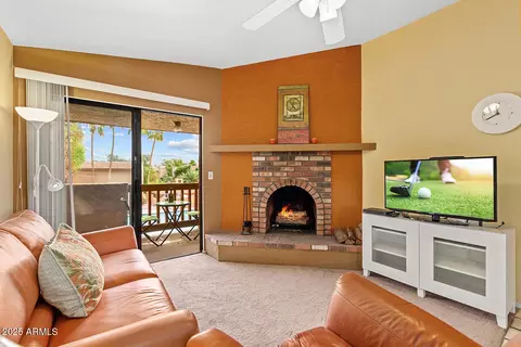 3031 N Civic Center Plz #306, Scottsdale, AZ 85251