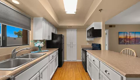 3031 N Civic Center Plz #212, Scottsdale, AZ 85251