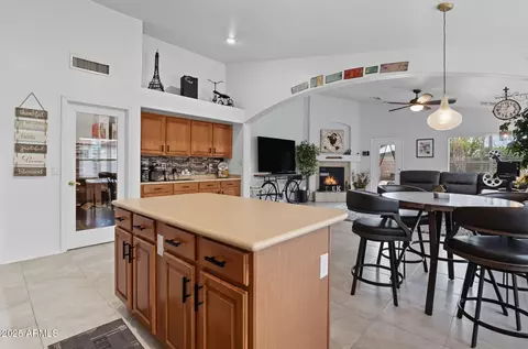 Kitchen - 9637 E Olla Ave, Mesa, AZ 85212 photo 11 of 11