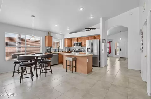 Kitchen - 9637 E Olla Ave, Mesa, AZ 85212 photo 1 of 11