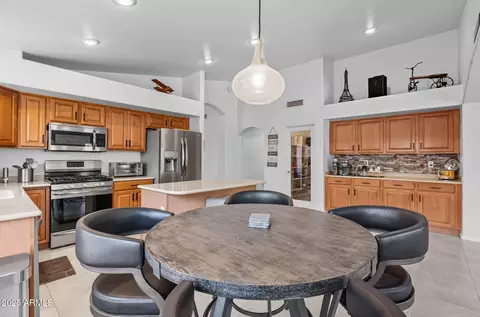 Kitchen - 9637 E Olla Ave, Mesa, AZ 85212 photo 2 of 11