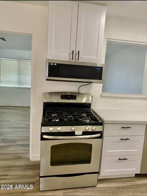 Kitchen - 3331 E Oak St, Phoenix, AZ 85008 photo 2 of 3