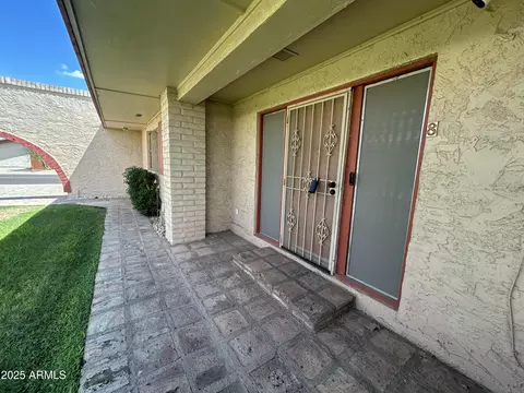 12810 N 113th Ave #8, Youngtown, AZ 85363