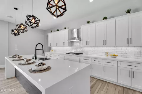 745 E Highline Canal Rd, Phoenix, AZ 85042