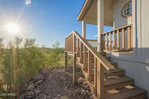 49039 N 24th Ave, New River, AZ 85087