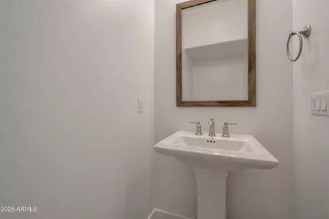 Bath - 5727 E Sayan St, Mesa, AZ 85215 photo 1 of 5