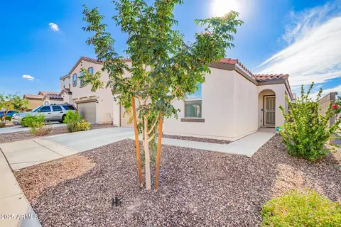 Exterior - 5814 S 23rd Dr, Phoenix, AZ 85041 photo 4 of 9