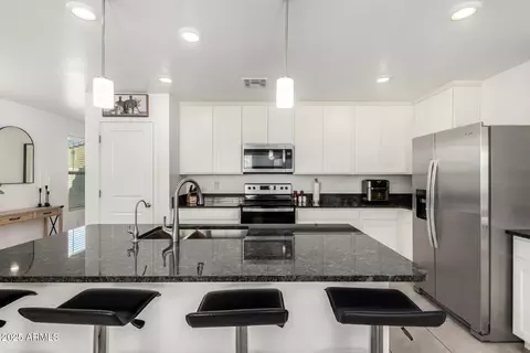 Kitchen - 5814 S 23rd Dr, Phoenix, AZ 85041 photo 2 of 4
