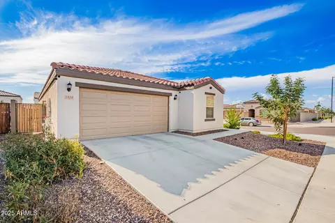 Exterior - 5814 S 23rd Dr, Phoenix, AZ 85041 photo 3 of 9