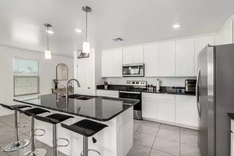 Kitchen - 5814 S 23rd Dr, Phoenix, AZ 85041 photo 3 of 4